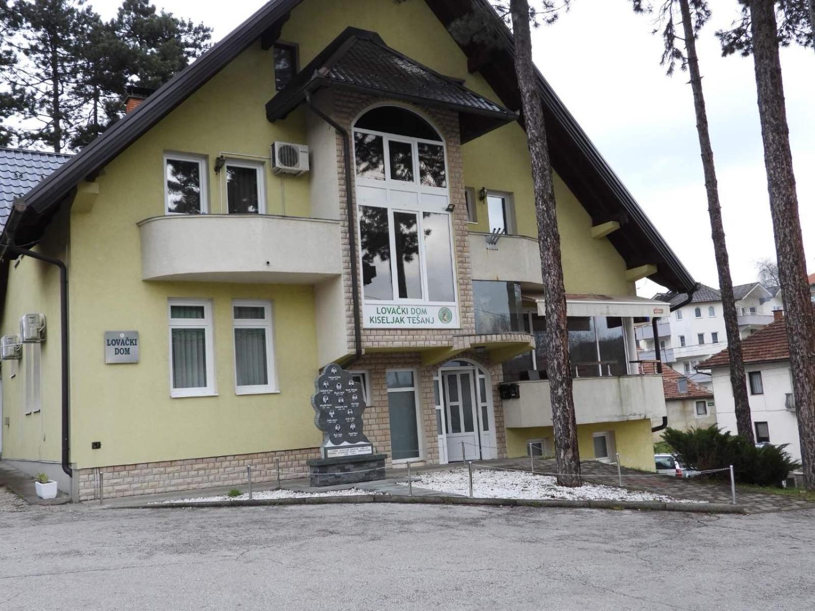 Restoran&Motel And Apartmants Lovacka Prica Tesanj 외부 사진