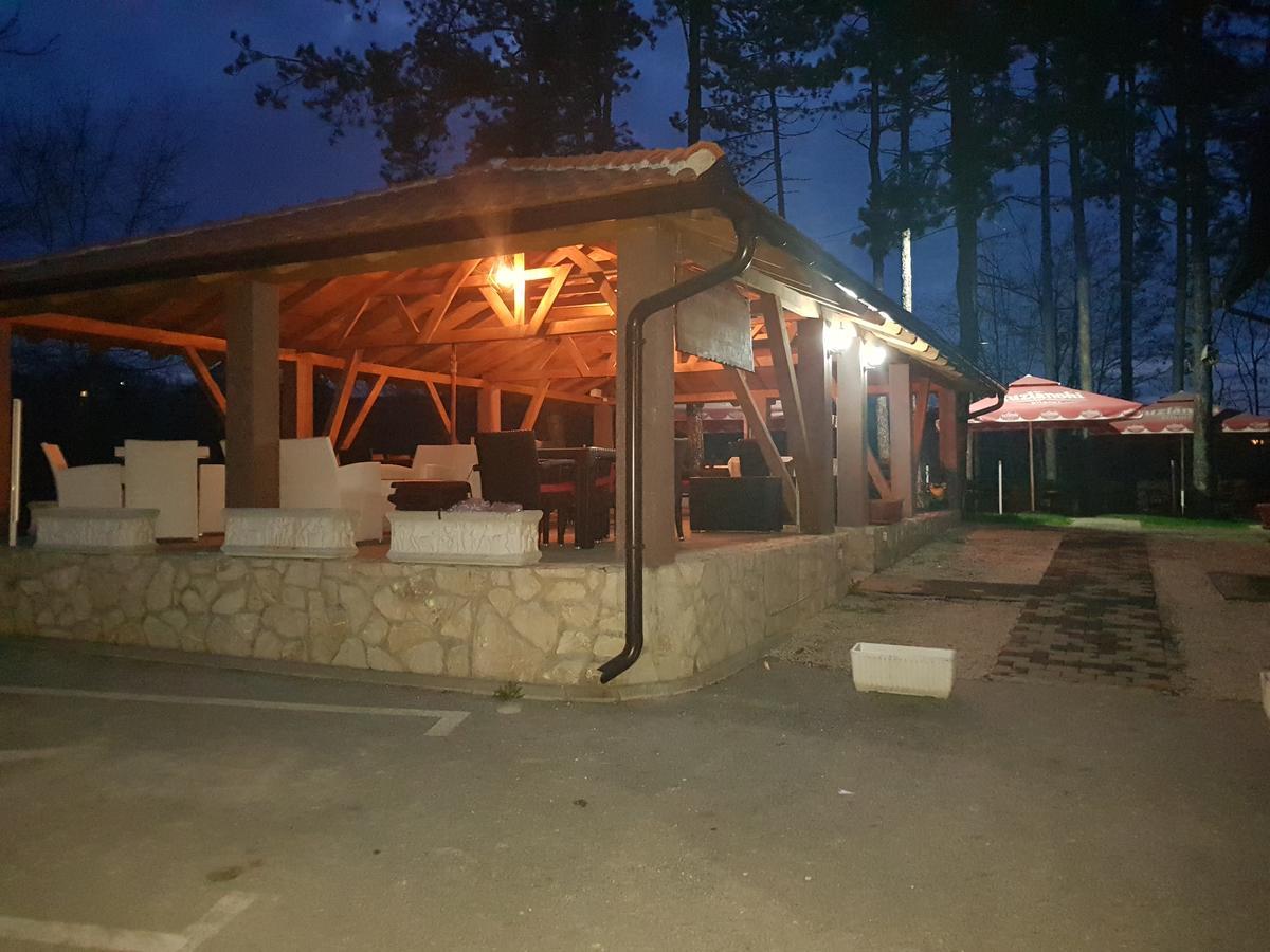 Restoran&Motel And Apartmants Lovacka Prica Tesanj 외부 사진