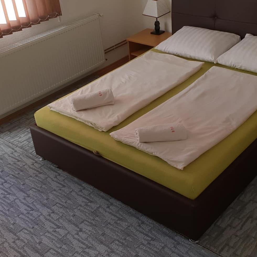 Restoran&Motel And Apartmants Lovacka Prica Tesanj 외부 사진